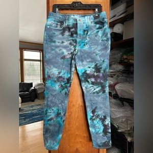 TIE DYE